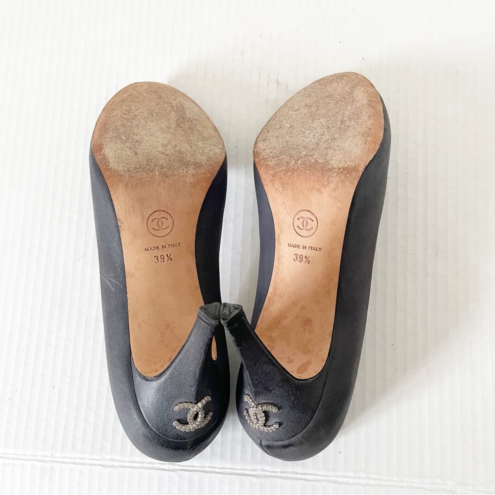CHANEL  Lambskin Crystal CC Pumps 39.5 grey - Picture 13 of 16